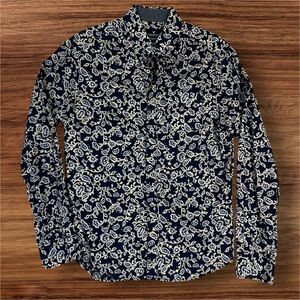 American Eagle Men’s Floral Button Down. Size XS